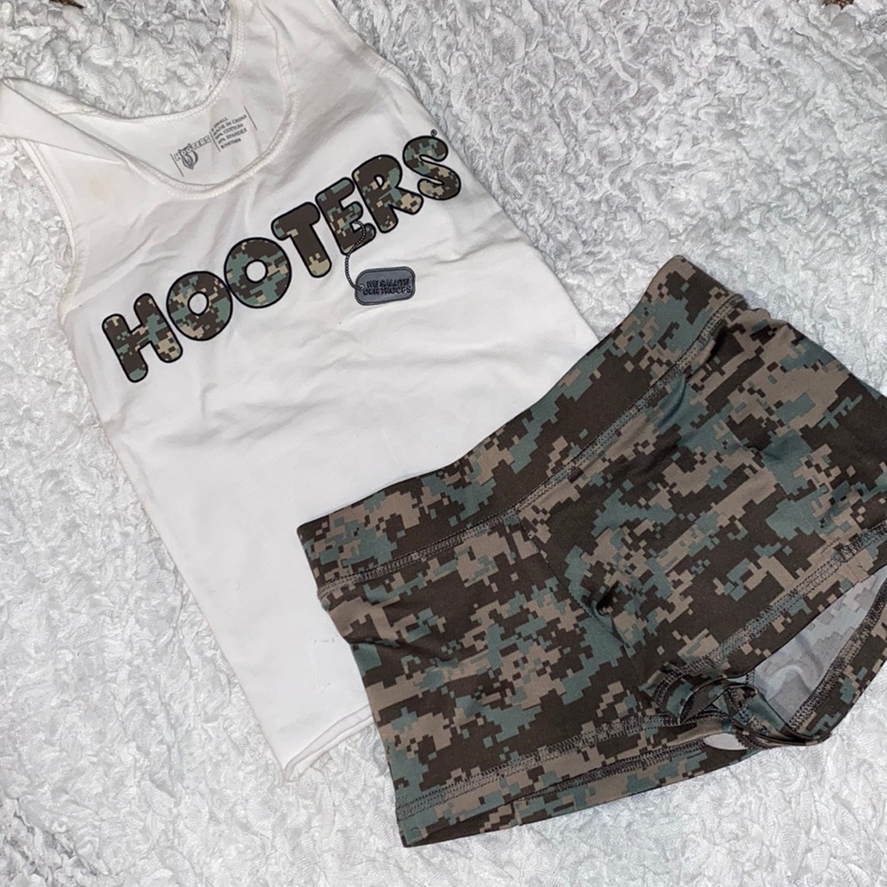 Hooters uniform camo used